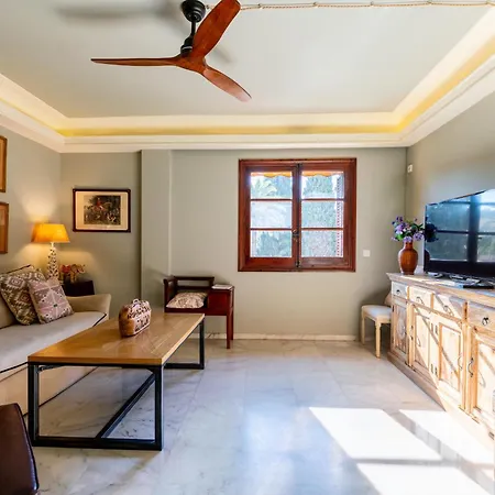 Sf Con Balcones Con Vistas Al Alfonso Xiii Y A La Universidad Apartmán